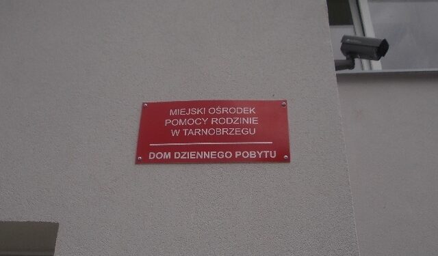 Tarnobrzeg. Pechowy start  w nowych murach.