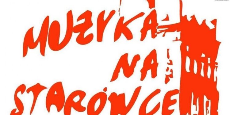 Nocny tramwaj w Sandomierzu