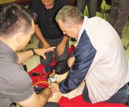 Mielec: Autorytety wspierają naukę pierwszej pomocy.