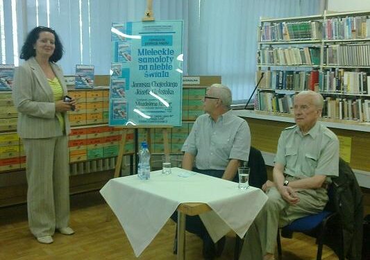 Mielec: Mieleckie samoloty na niebie.