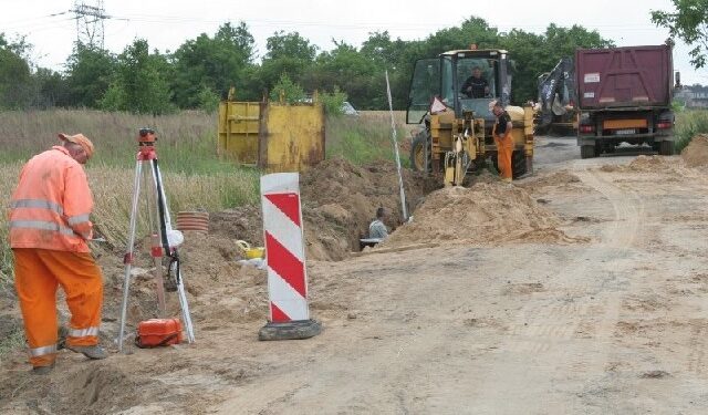 Trwają prace przy przebudowie ulicy Wąwozy w Ostrowcu Świętokrzyskim.