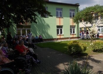 Tarnobrzeg. Uroczyście otwarto nowy pawilon Zakładu Pielęgnacyjno  Opiekuńczego.