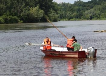 Trwają poszukiwania mężczyzny, który utonął w Sanie.