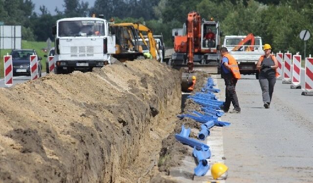 Budują nowy wjazd nad jezioro tarnobrzeskie