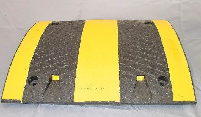 Mieszkańcy mieleckiego osiedla Dziubków chcą progów na ulicy Metalowców.