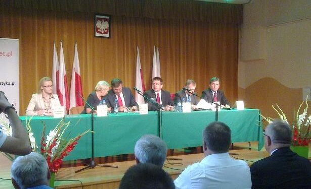 Mielec: Premier spotkał się z mieszkańcami powiatu.