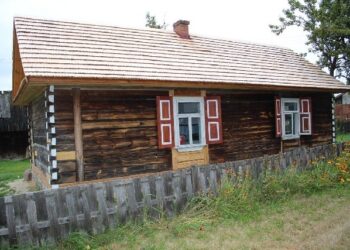 Krzeszów: Chałupa ma nowy dach.
