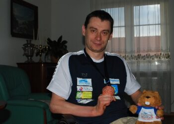 Pływak Jacek Czech wrócił do kraju z brązowym medalem
