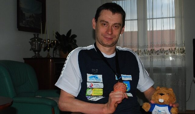 Pływak Jacek Czech wrócił do kraju z brązowym medalem
