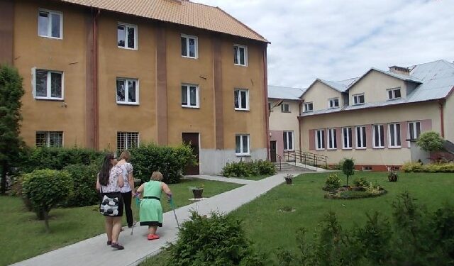Rudnik nad Sanem: Niepełnosprawni po latach doczekali się wind.
