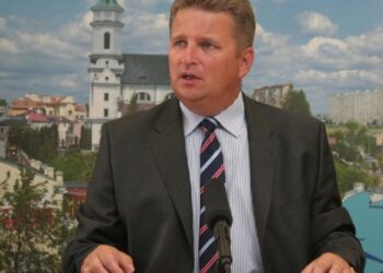 Ostrowiec Świętokrzyski: Uczniowie otrzymają bezpłatny dostęp do internetu.