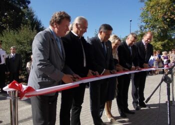 Tarnobrzeg. Oficjalnie otworzono nową siedzibę MOPR.