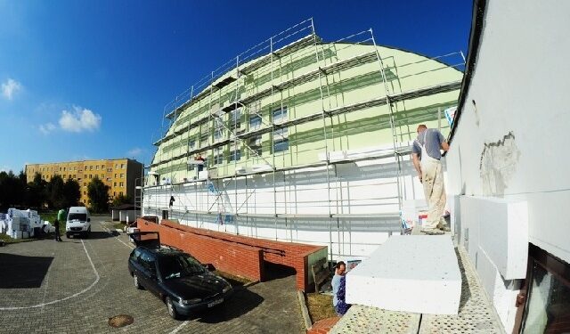 Staszów: Modernizacja hali sportowej.