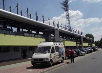 Mielec: Nowy mielecki stadion zamknął dzieciom skrót do szkoły