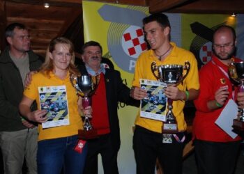 Mielec: Automobil Mielecki na podium.