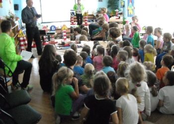 Stalowa Wola: Dyplomy, odblaski i bezpieczeństwo.