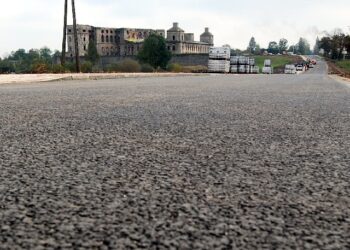 Staszów: Trwa przebudowa trzech dróg w ramach