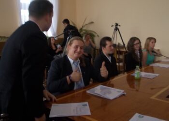 Tarnobrzeg. Ślubowanie Młodzieżowej Rady Miasta.