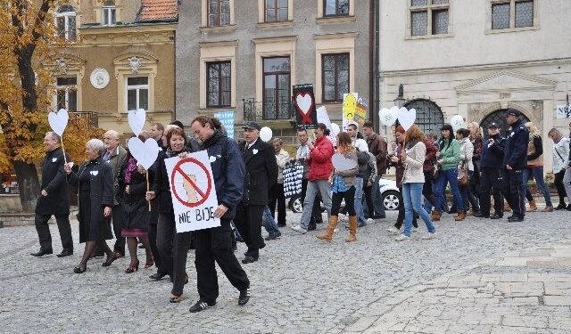 Sndomierz: Marsz przeciwko przemocy i uzależnieniom