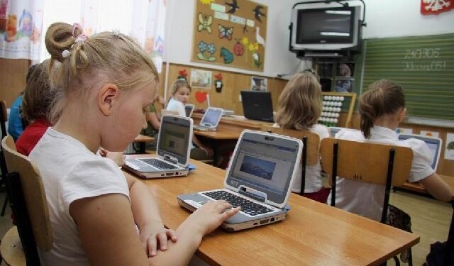 Zespół Szkół nr 2 w Mielcu pozyskał dotację unijną na realizację programu edukacyjnego wartego ponad  ponad 600 tysięcy złotych .