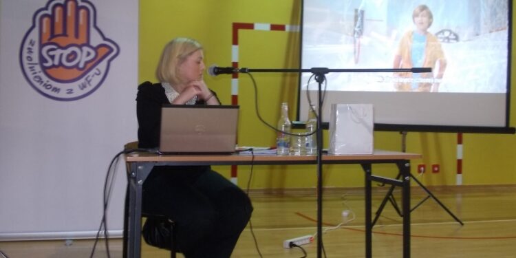 Tarnobrzeg. Dzieci powinny ćwiczyć na WF-ie.