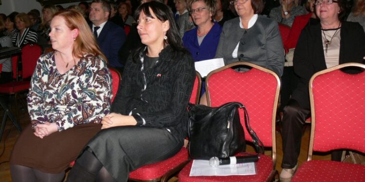 Tarnobrzeg. Szokujący dokument podczas X Forum Kobiet.