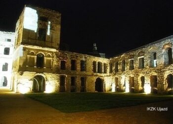 Ujazd: Zamek Krzyżtopór ma już iluminację