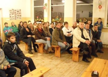 Gwoździec: Gromada psów budzi postrach.