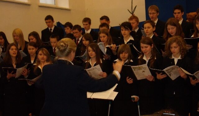 Sandomierz: Chór sandomierskiego 'Katolika' przygotowuje się do sezonu bożonarodzeniowego.