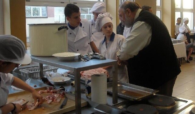 Stalowa Wola: Odkrywali tajniki kuchni myśliwskiej i świętowali.