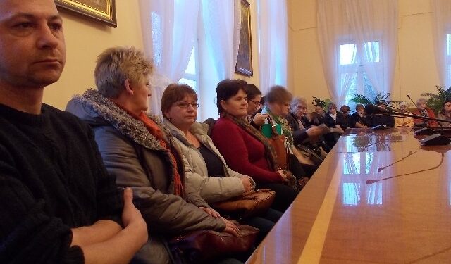 Tarnobrzeg: Pracownicy administracyjno obsługowi chcą zarabiać więcej