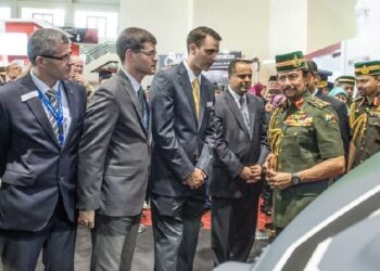 Mielec:  Sułtan Brunei odebrał cztery mieleckie Black Hawki