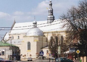 Kolbuszowa: Parafia p.w. Wszystkich Świętych przebuduje wikarówkę i plebanię.