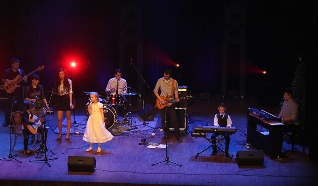 Nowa Dęba Koncert Walentynkowy w wykonaniu Studia eMKa