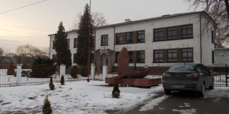 Chmielów: Chcą budowy przedszkola i sali gimnastycznej
