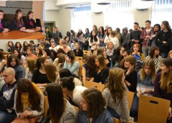 Stalowa Wola: Licealiści zasiedli w sądowych ławach.