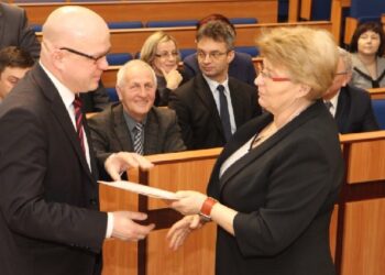 Świętokrzyskie: Promesy na naprawę dróg