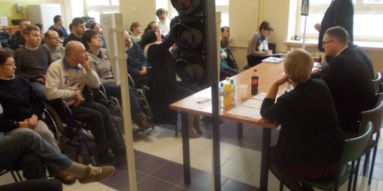 Tarnobrzeg. Uczestnicy WTZ rozpoczęli trening umiejętności społecznych.