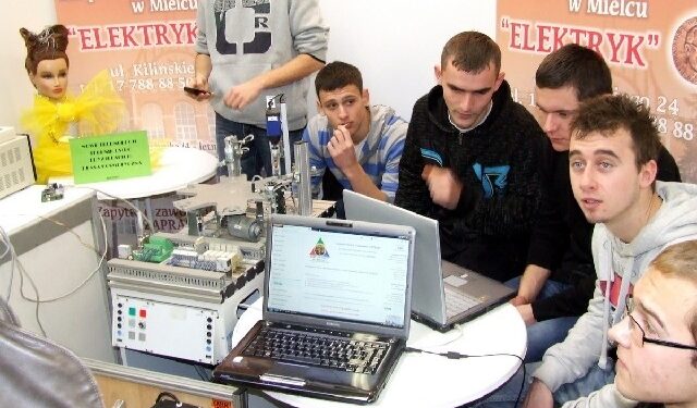 Mielec: Nauka szkolna  winna wyjść na zewnątrz