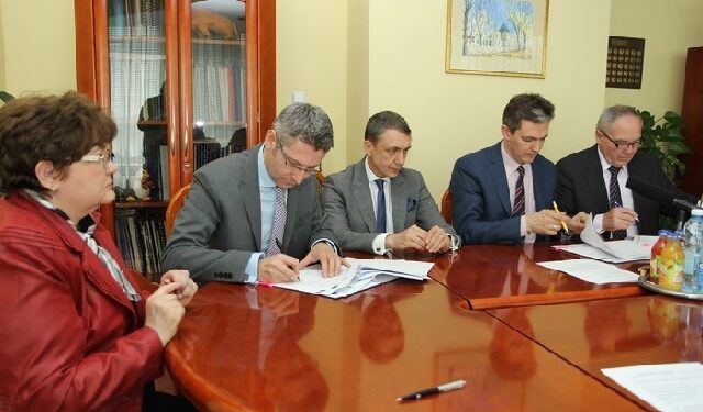 Modernizacja dróg w Sandomierzu i powiecie ostrowieckim.