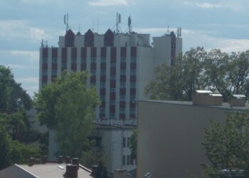Tarnobrzeg. Pracownicy Szpitala Wojewódzkiego  w Tarnobrzegu  w sporze zbiorowym  z dyrekcją placówki.