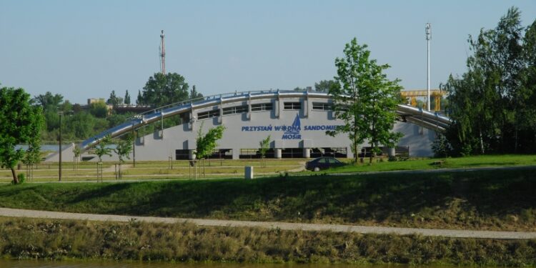 Sandomierz: Bulwar otwarty, a miasto podlicza koszty akcji przeciwpowodziowej