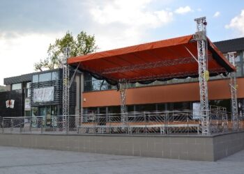 Nowa Dęba: Plenerowa scena przy SOK-u