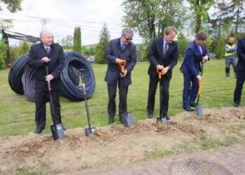 Świętokrzyskie: Ruszyła budowa nowoczesnej sieci internetowej