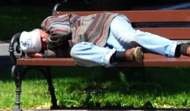 Mielec: Mieszkańcy Osiedla Żeromskiego mają dość pijaków.