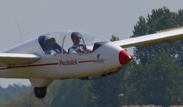 Mielec: Uczą się latać na szybowcach