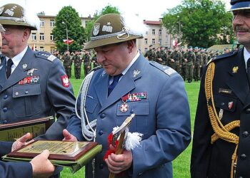 Podkarpacki Komendant Wojewódzki Policji nadinspektor Zdzisław Stopczyk został wyróżniony tytułem 'Honorowy Podhalańczyk'.