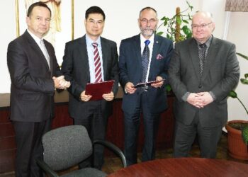 Stalowa Wola: LiuGong i Politechnika podpisali umowę
