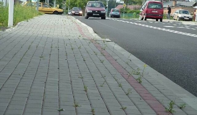 Kolbuszowa: Rowerzysta wpadł w szczelinę w chodniku