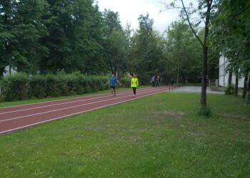 Tarnobrzeg. Zawody lekkoatletyczne na otwarciu nowej bieżni.